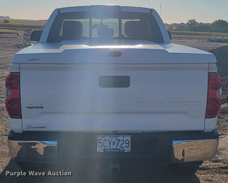 image for item LO9098 2014 Toyota Tundra  Double Cab pickup truck