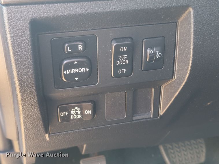 image for item LO9098 2014 Toyota Tundra  Double Cab pickup truck