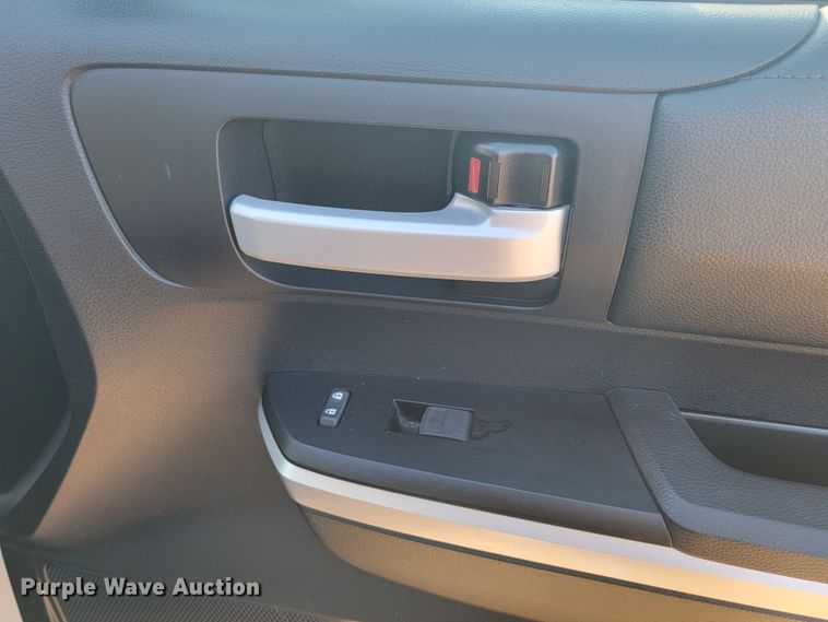 image for item LO9098 2014 Toyota Tundra  Double Cab pickup truck