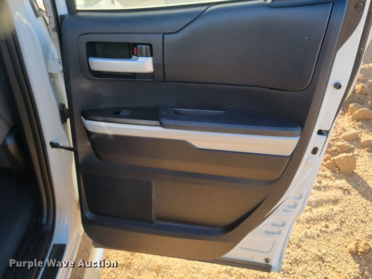 image for item LO9098 2014 Toyota Tundra  Double Cab pickup truck