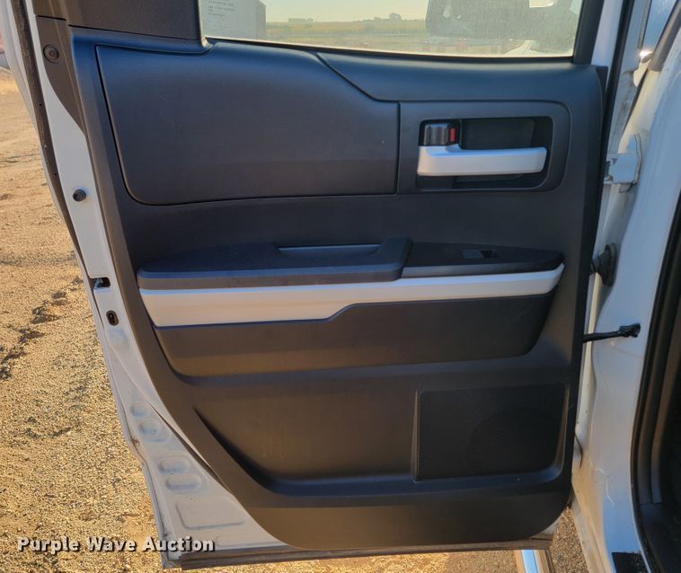 image for item LO9098 2014 Toyota Tundra  Double Cab pickup truck