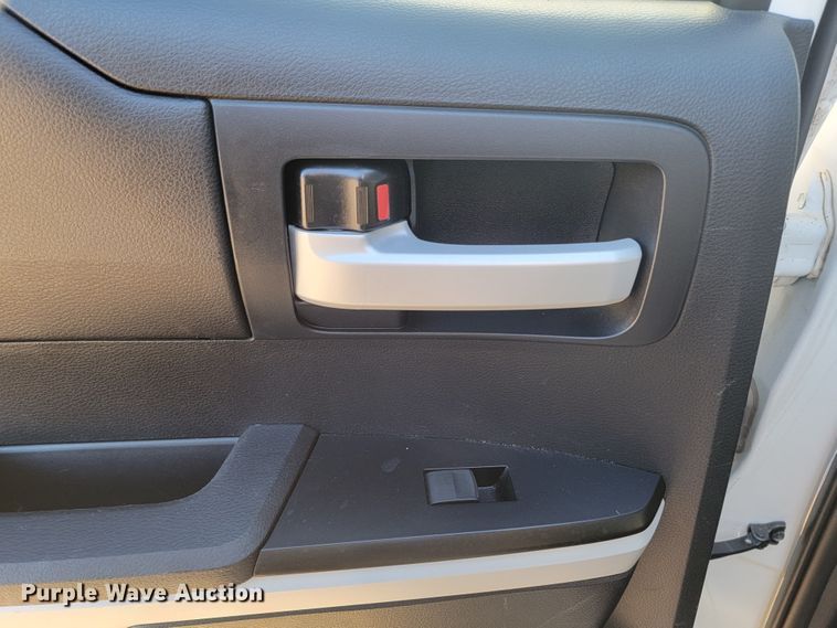 image for item LO9098 2014 Toyota Tundra  Double Cab pickup truck