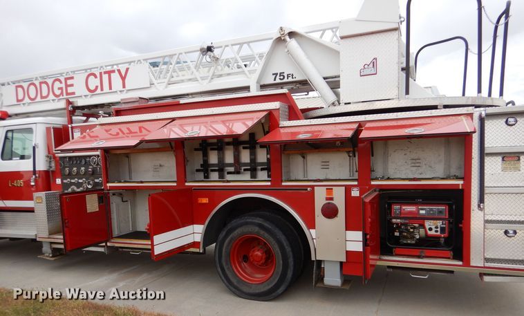 image for item LU9746 1994 International 4900  ladder fire truck
