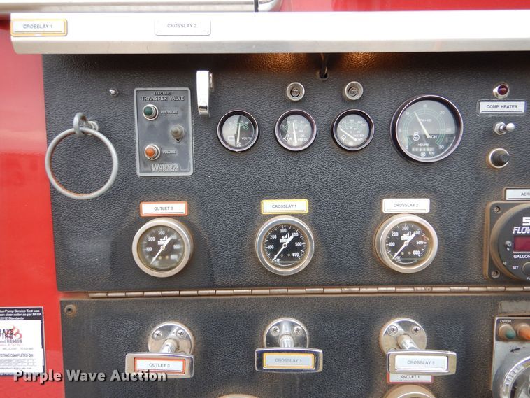 image for item LU9746 1994 International 4900  ladder fire truck