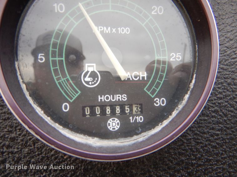 image for item LU9746 1994 International 4900  ladder fire truck