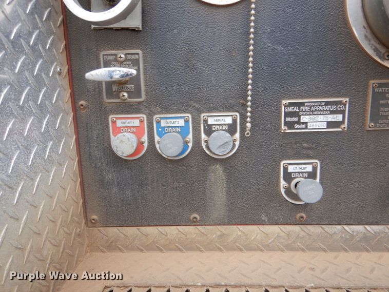 image for item LU9746 1994 International 4900  ladder fire truck