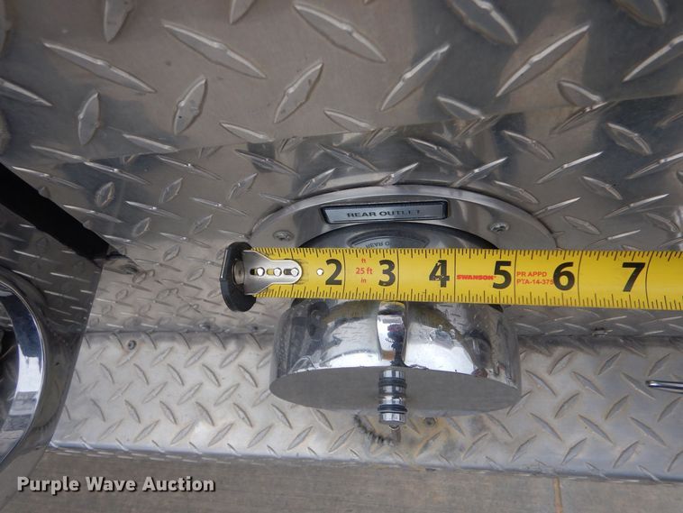 image for item LU9746 1994 International 4900  ladder fire truck