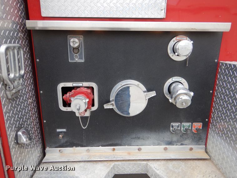 image for item LU9746 1994 International 4900  ladder fire truck