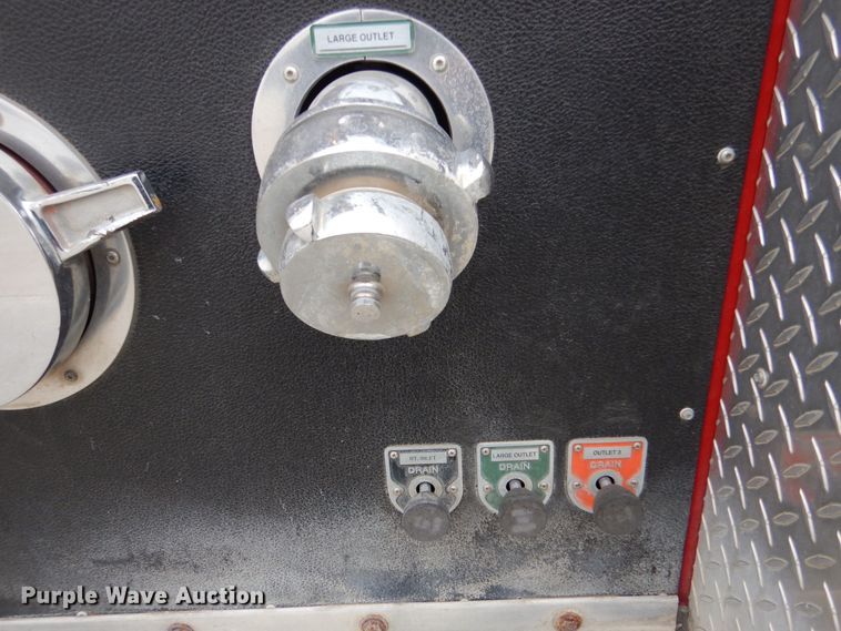 image for item LU9746 1994 International 4900  ladder fire truck