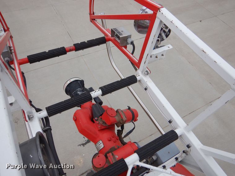 image for item LU9746 1994 International 4900  ladder fire truck