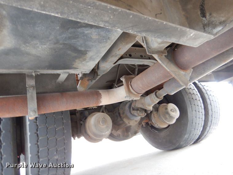 image for item LU9746 1994 International 4900  ladder fire truck