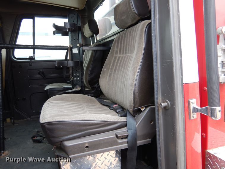 image for item LU9746 1994 International 4900  ladder fire truck