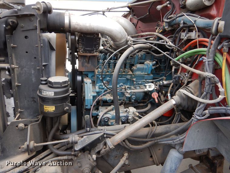 image for item LU9746 1994 International 4900  ladder fire truck