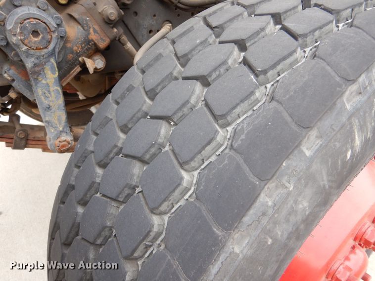 image for item LU9746 1994 International 4900  ladder fire truck