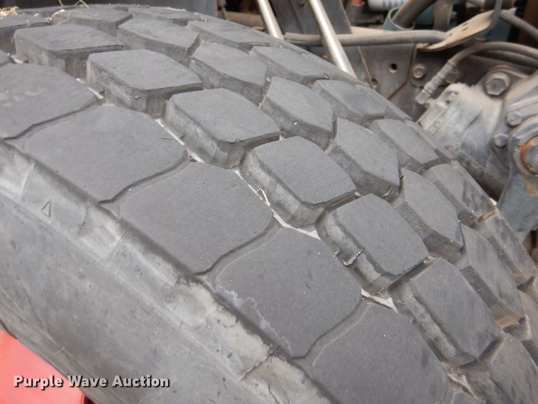 image for item LU9746 1994 International 4900  ladder fire truck