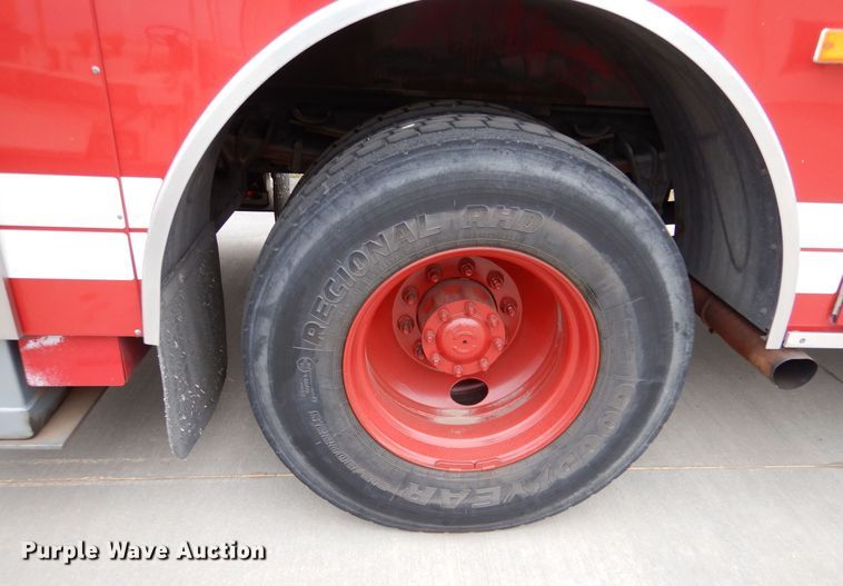 image for item LU9746 1994 International 4900  ladder fire truck