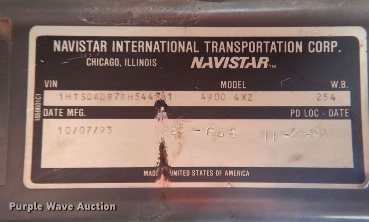 image for item LU9746 1994 International 4900  ladder fire truck