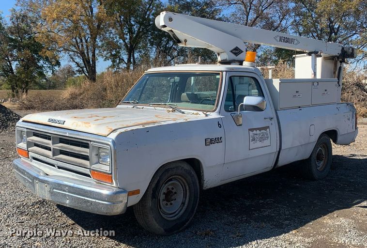 image for item MH9858 1990 Dodge D350 bucket truck