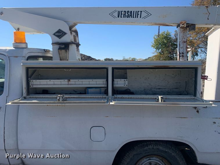 image for item MH9858 1990 Dodge D350 bucket truck