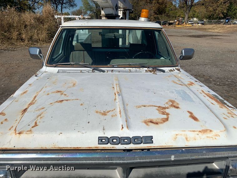 image for item MH9858 1990 Dodge D350 bucket truck