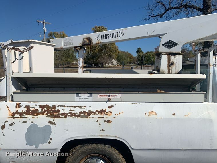 image for item MH9858 1990 Dodge D350 bucket truck