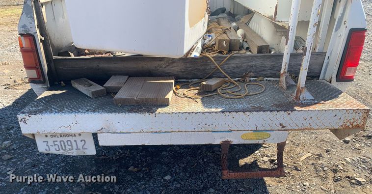 image for item MH9858 1990 Dodge D350 bucket truck