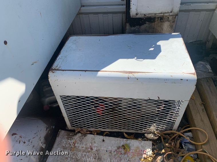 image for item MH9858 1990 Dodge D350 bucket truck