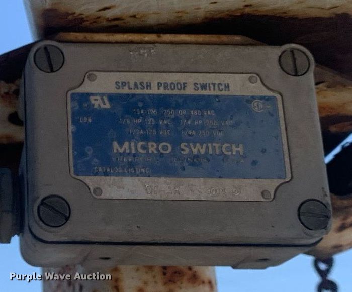 image for item MH9858 1990 Dodge D350 bucket truck