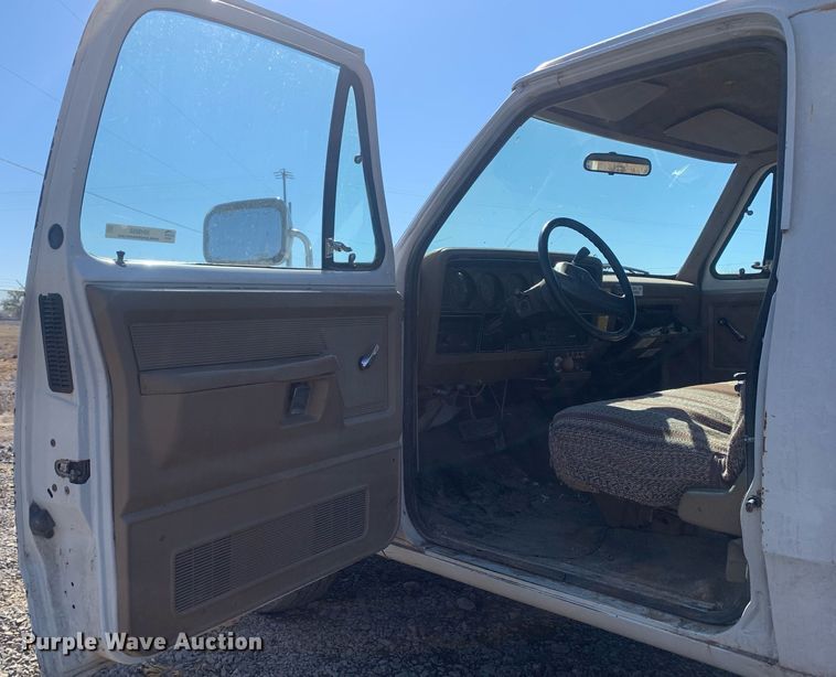 image for item MH9858 1990 Dodge D350 bucket truck