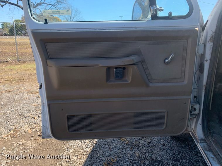 image for item MH9858 1990 Dodge D350 bucket truck