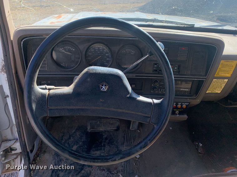 image for item MH9858 1990 Dodge D350 bucket truck