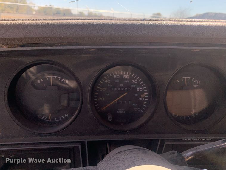 image for item MH9858 1990 Dodge D350 bucket truck