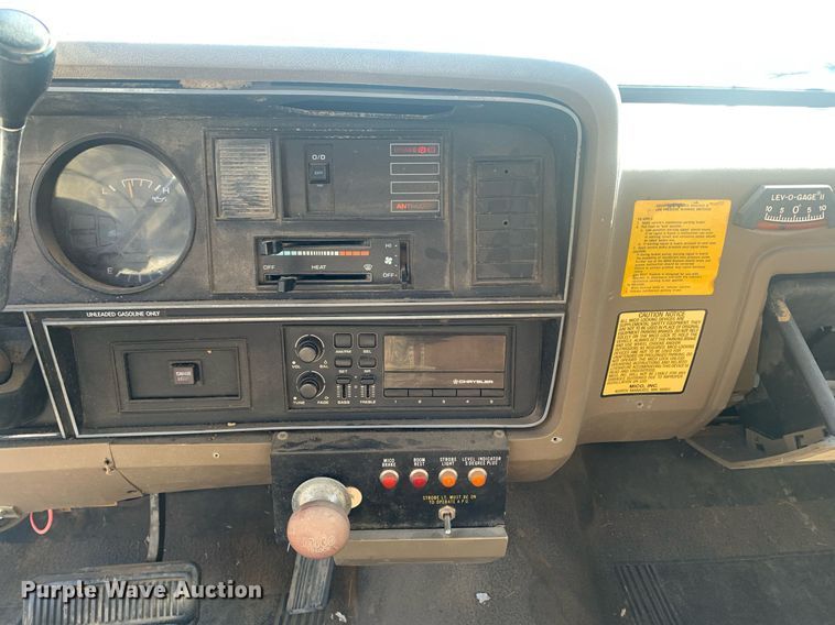 image for item MH9858 1990 Dodge D350 bucket truck