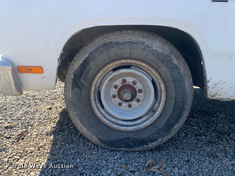 image for item MH9858 1990 Dodge D350 bucket truck