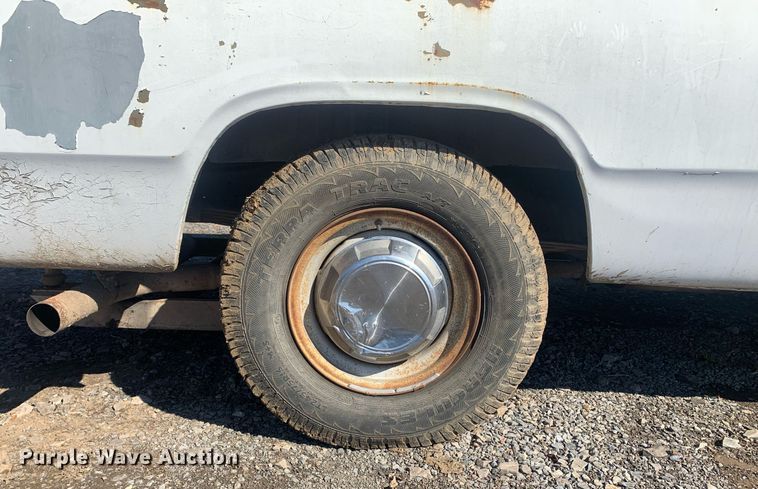 image for item MH9858 1990 Dodge D350 bucket truck