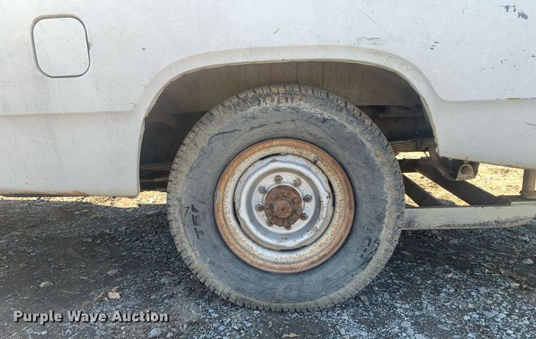 image for item MH9858 1990 Dodge D350 bucket truck