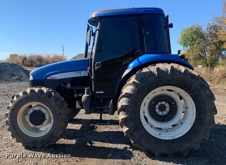 image for item MH9860 2011 New Holland TD5050 MFWD tractor