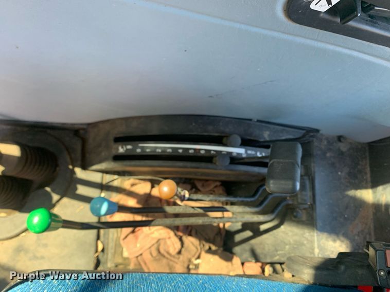 image for item MH9860 2011 New Holland TD5050 MFWD tractor