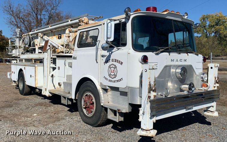 image for item MH9862 1979 Mack 75 ladder fire truck