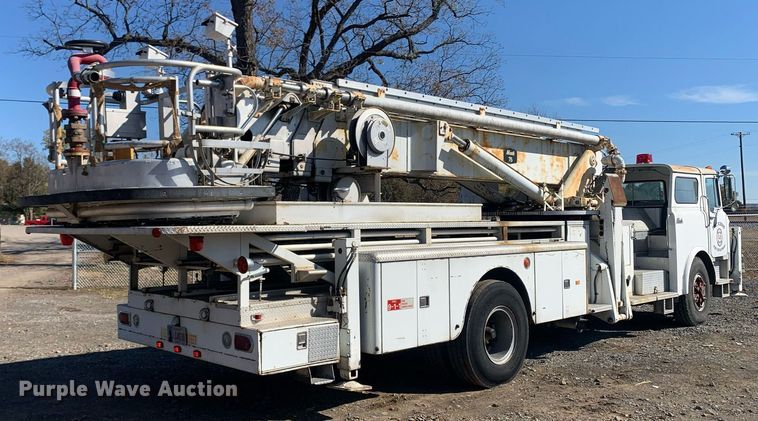 image for item MH9862 1979 Mack 75 ladder fire truck