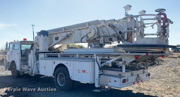 image for item MH9862 1979 Mack 75 ladder fire truck