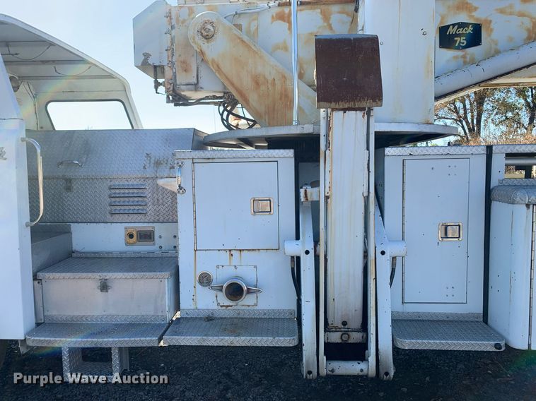 image for item MH9862 1979 Mack 75 ladder fire truck