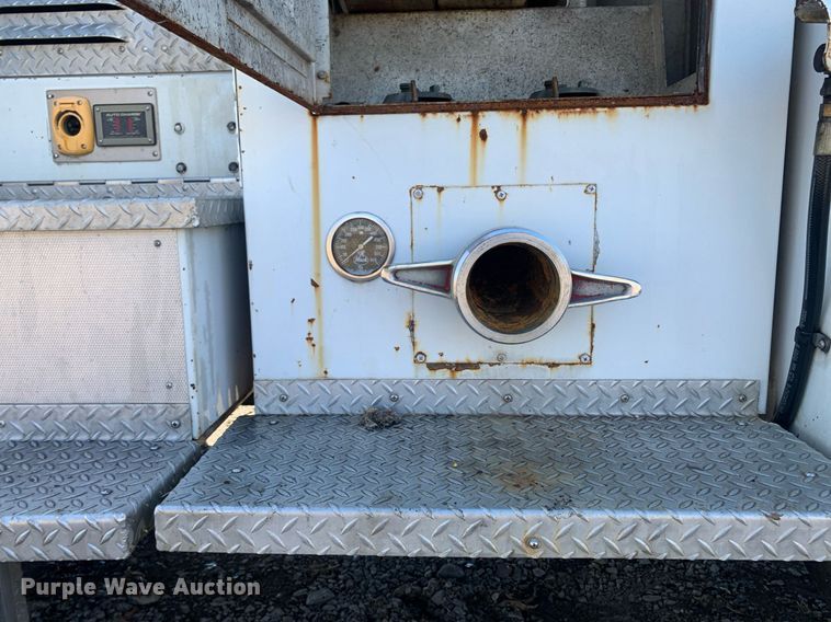 image for item MH9862 1979 Mack 75 ladder fire truck