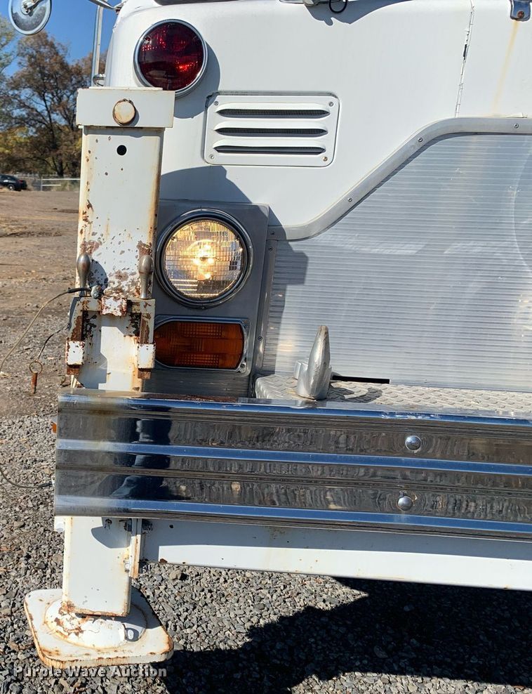 image for item MH9862 1979 Mack 75 ladder fire truck