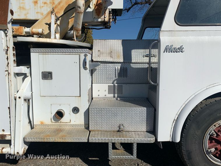 image for item MH9862 1979 Mack 75 ladder fire truck