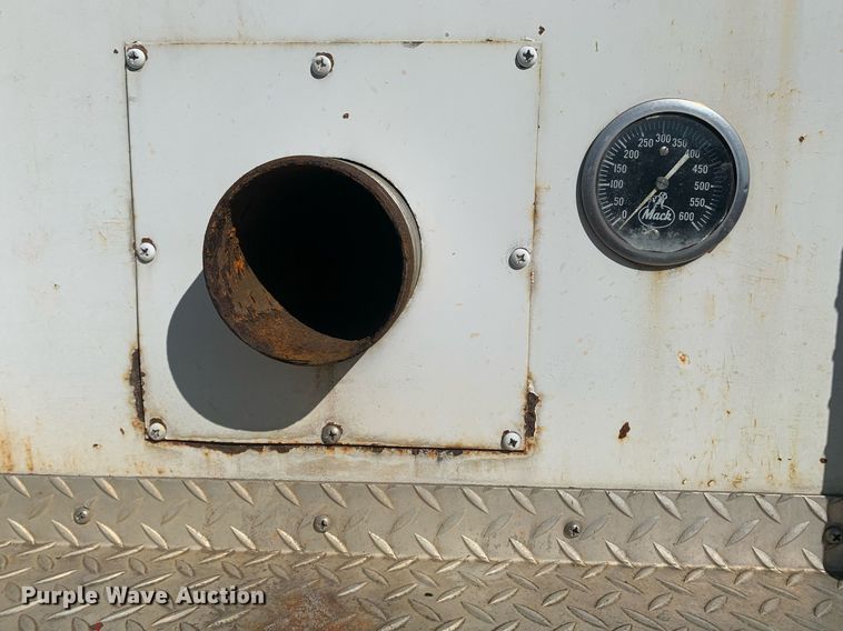 image for item MH9862 1979 Mack 75 ladder fire truck