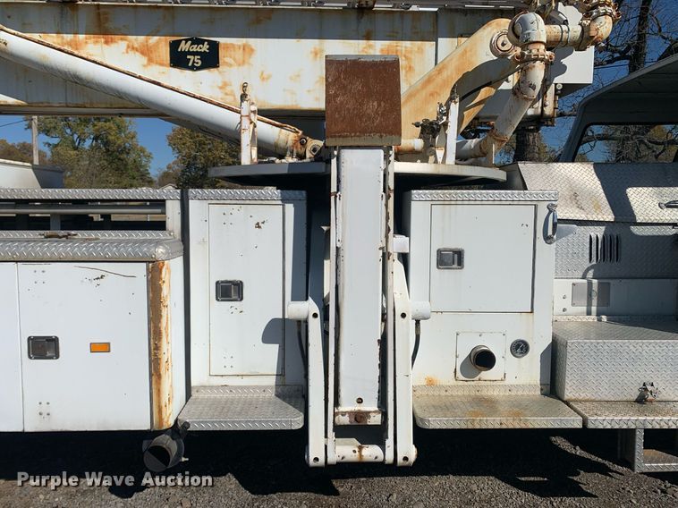 image for item MH9862 1979 Mack 75 ladder fire truck