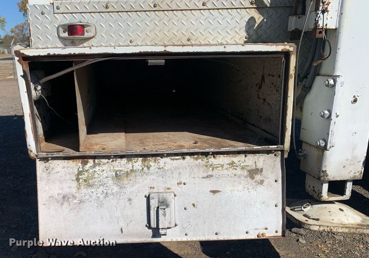 image for item MH9862 1979 Mack 75 ladder fire truck