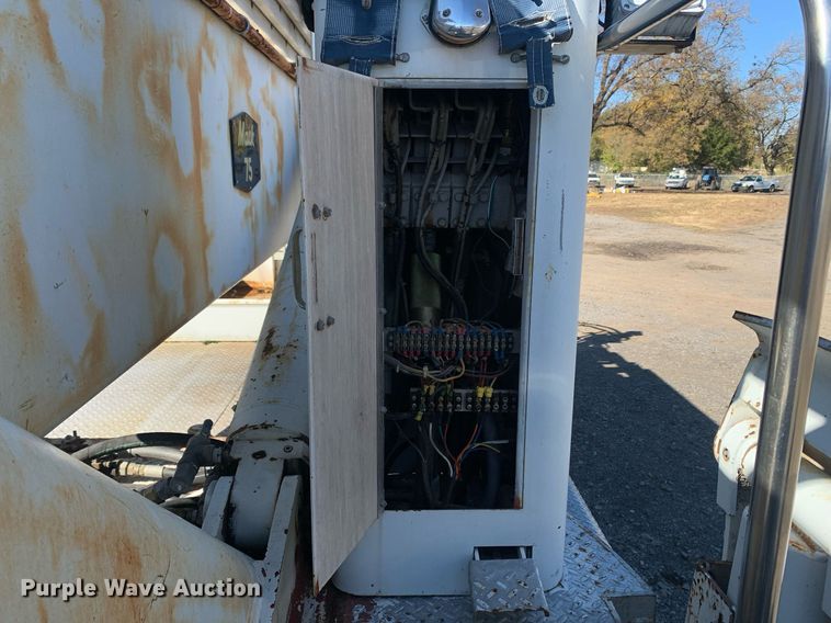 image for item MH9862 1979 Mack 75 ladder fire truck