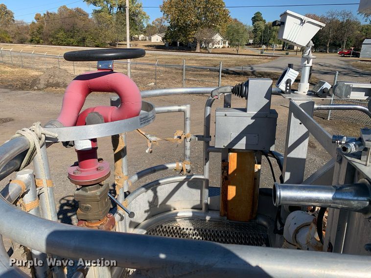 image for item MH9862 1979 Mack 75 ladder fire truck